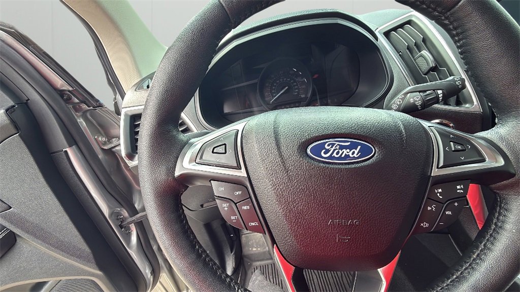 2022 Ford Edge Titanium photo 19