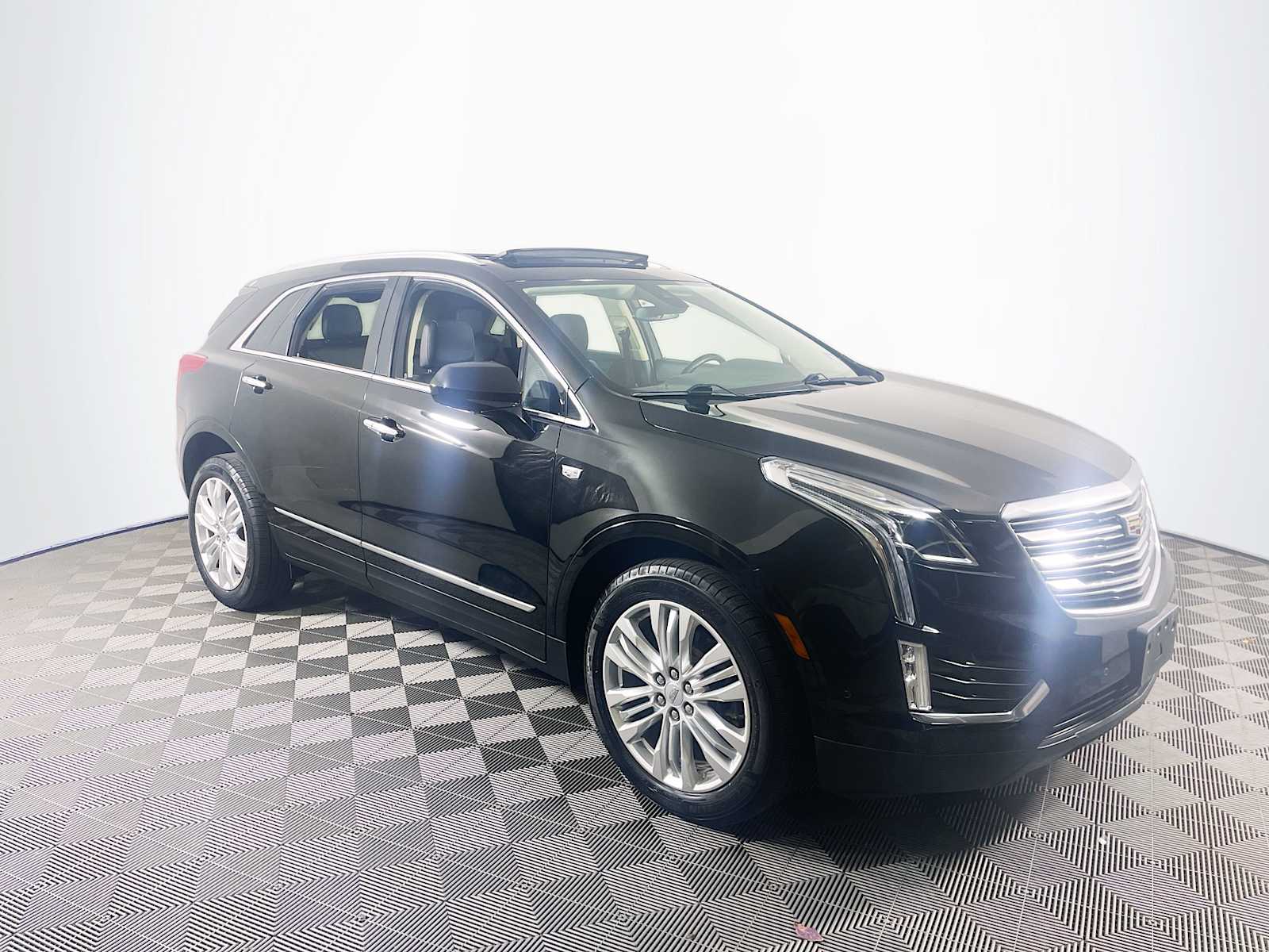 2018 Cadillac XT5 Premium Luxury photo 3