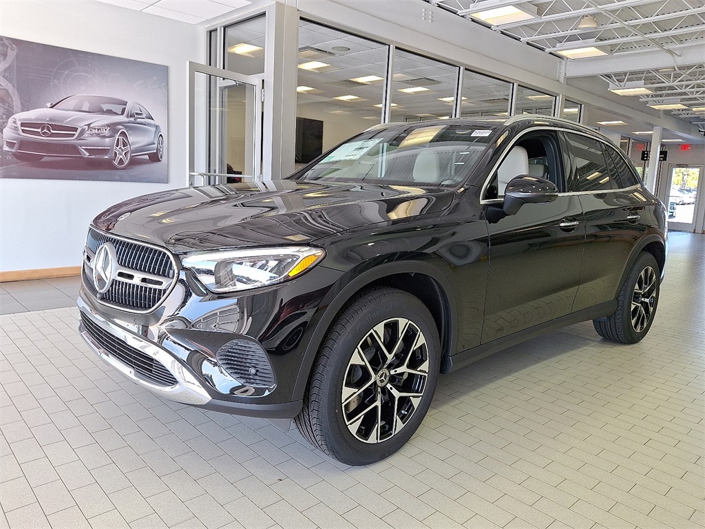 2026 Mercedes Benz GLC 350e 4MATIC photo 2