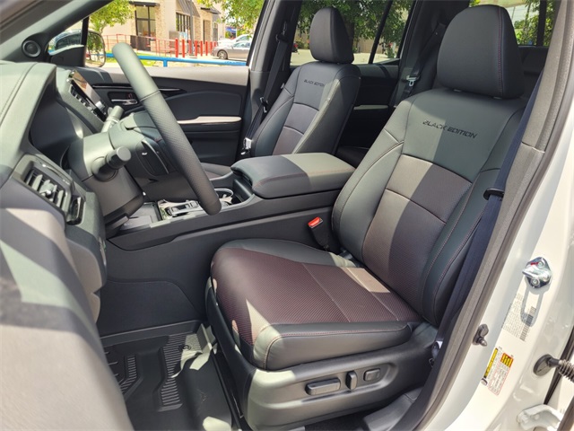 2025 Honda Ridgeline Black Edition photo 3