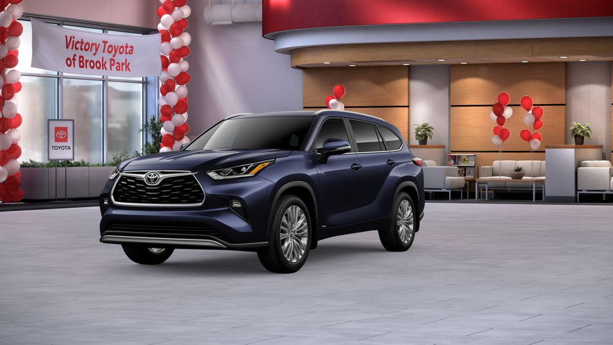 2026 Toyota Highlander Platinum's photo