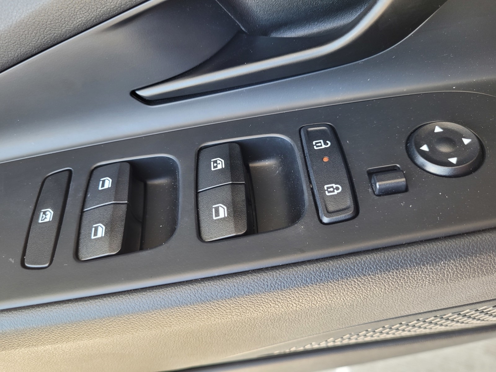 2025 Hyundai Elantra SEL Sport photo 15
