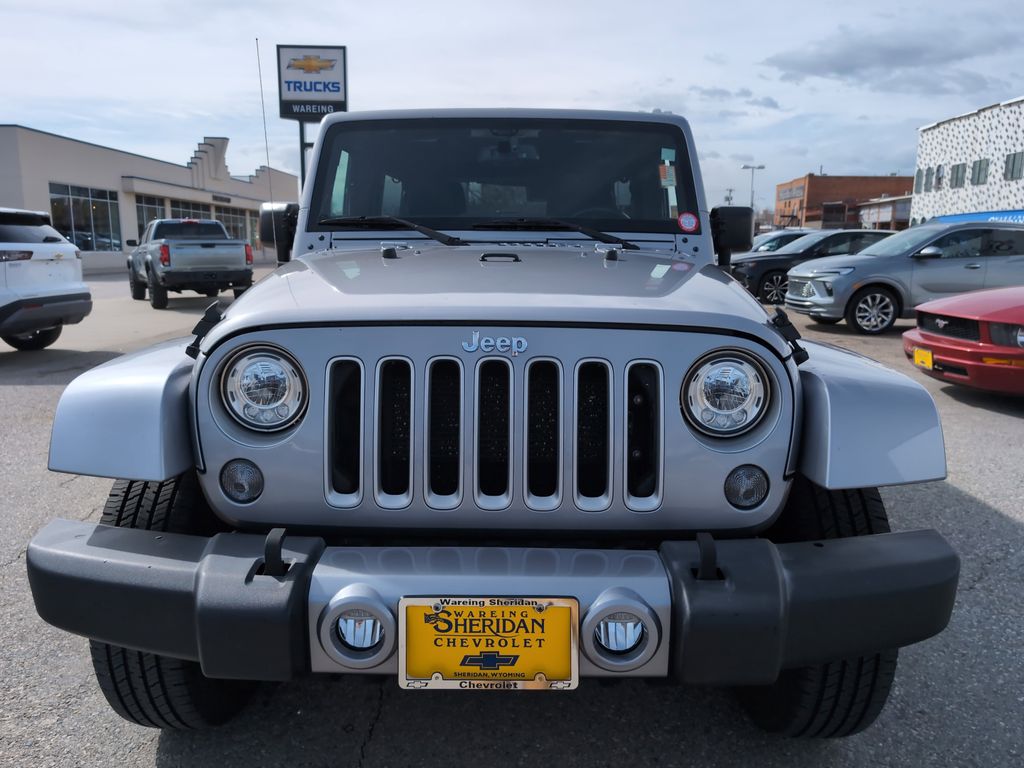 2017 Jeep Wrangler Unlimited Sahara photo 2
