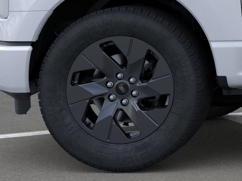 2025 Ford F-150 Lightning Lariat photo 20