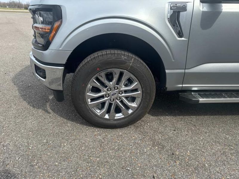 2025 Ford F-150 XLT photo 3