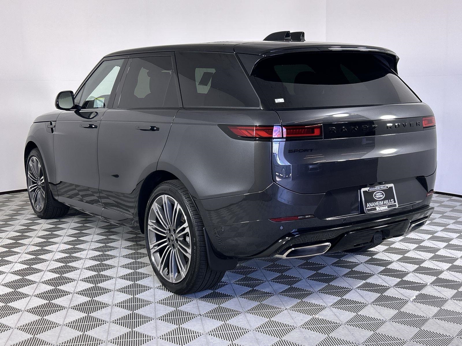 2025 Land Rover Range Rover Sport SE photo 3