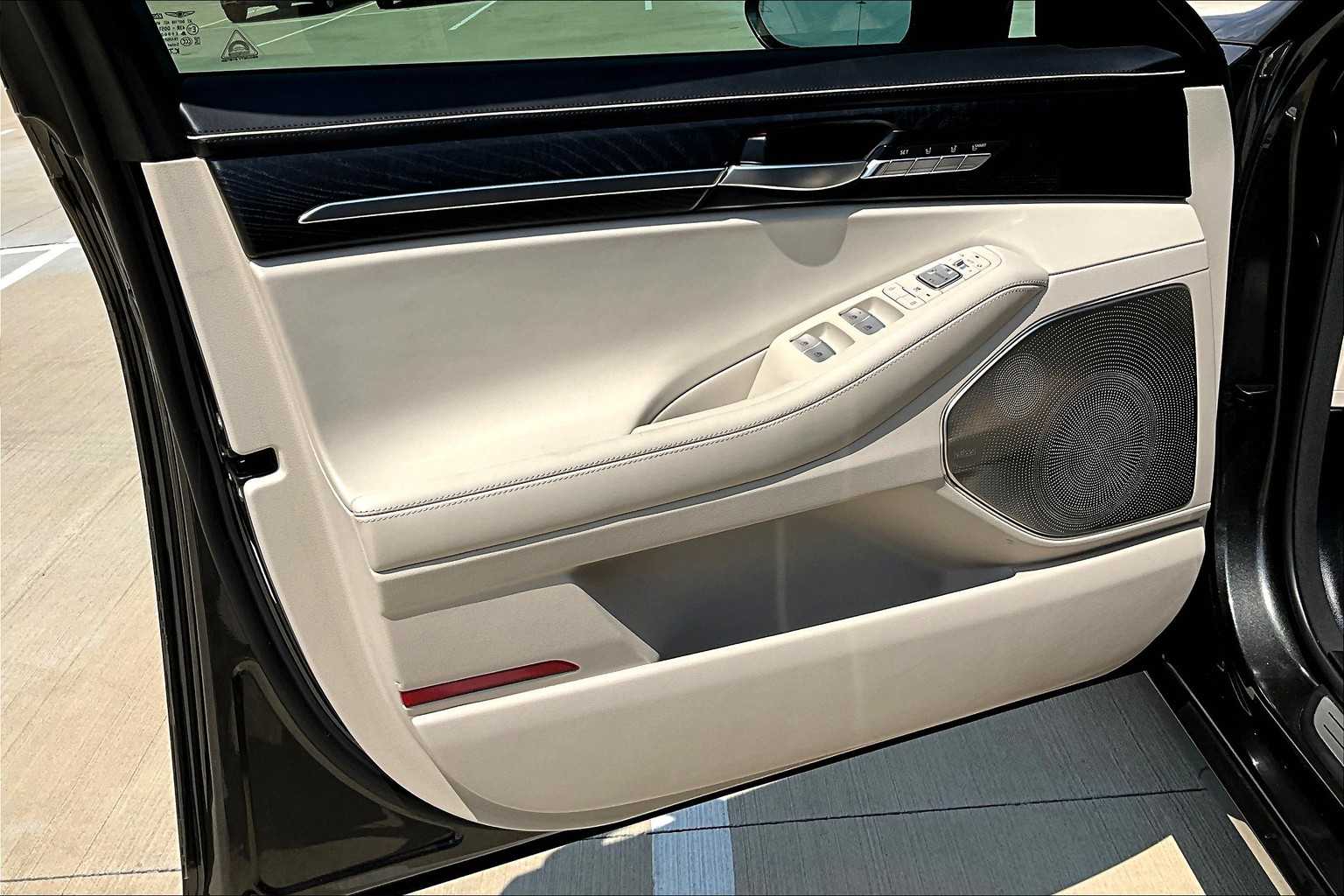 2022 Genesis G90 3.3T Premium photo 20