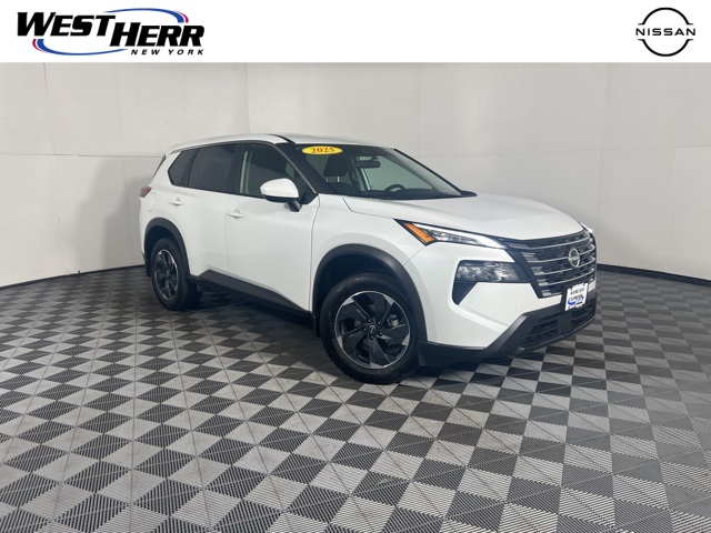 2025 Nissan Rogue SV's photo