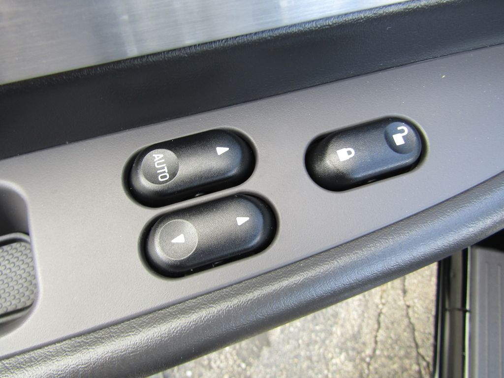 2002 Ford Thunderbird Base photo 24