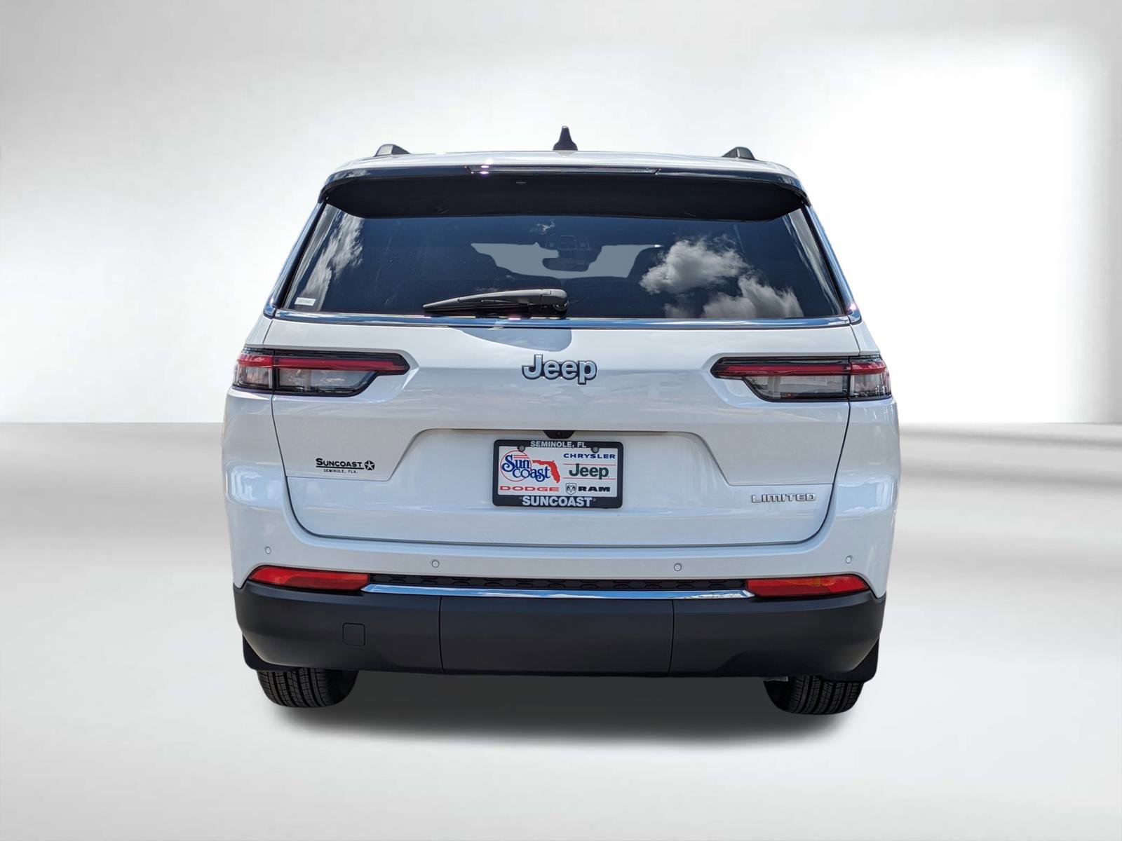 2025 Jeep Grand Cherokee Limited photo 3