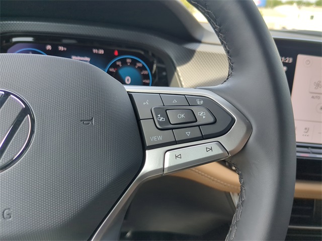 2025 Volkswagen Atlas Cross Sport SEL R-Line photo 23