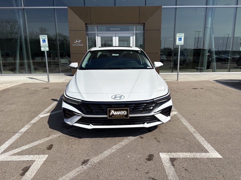 2025 Hyundai Elantra Limited photo 5