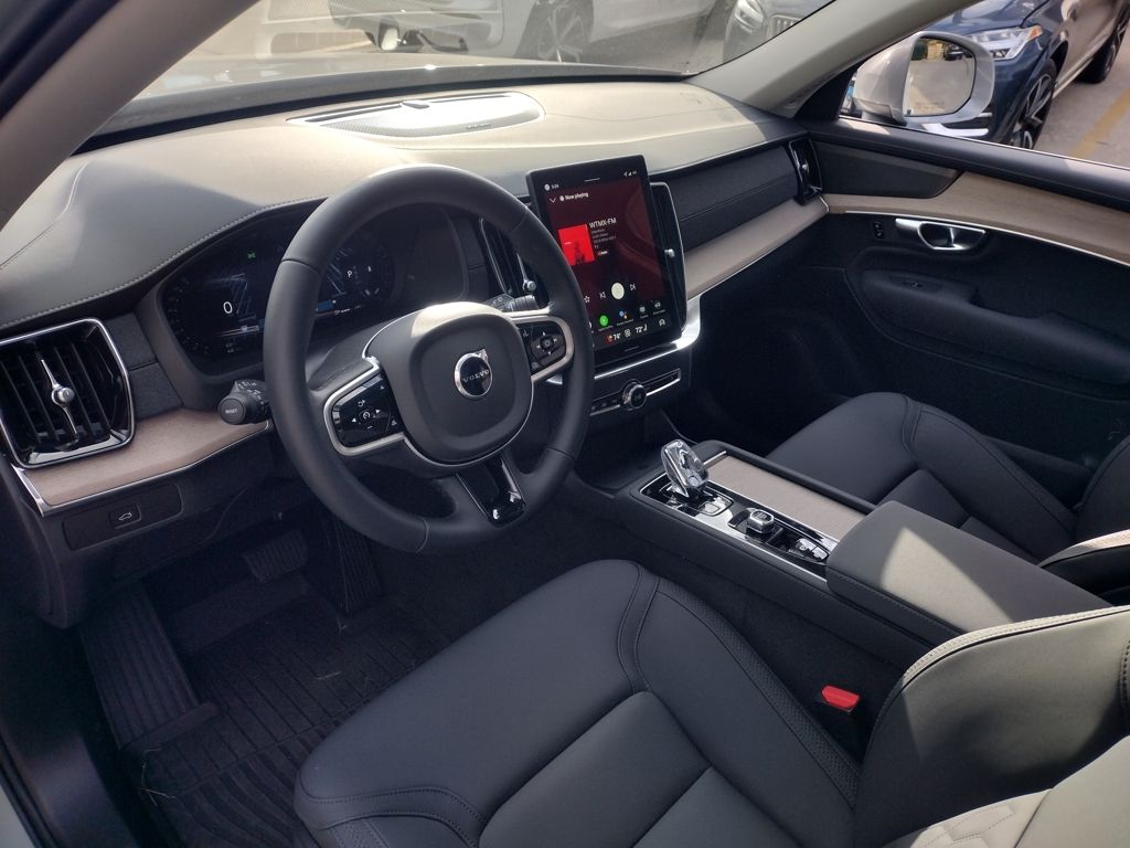 2026 VOLVO XC90 - Image 8