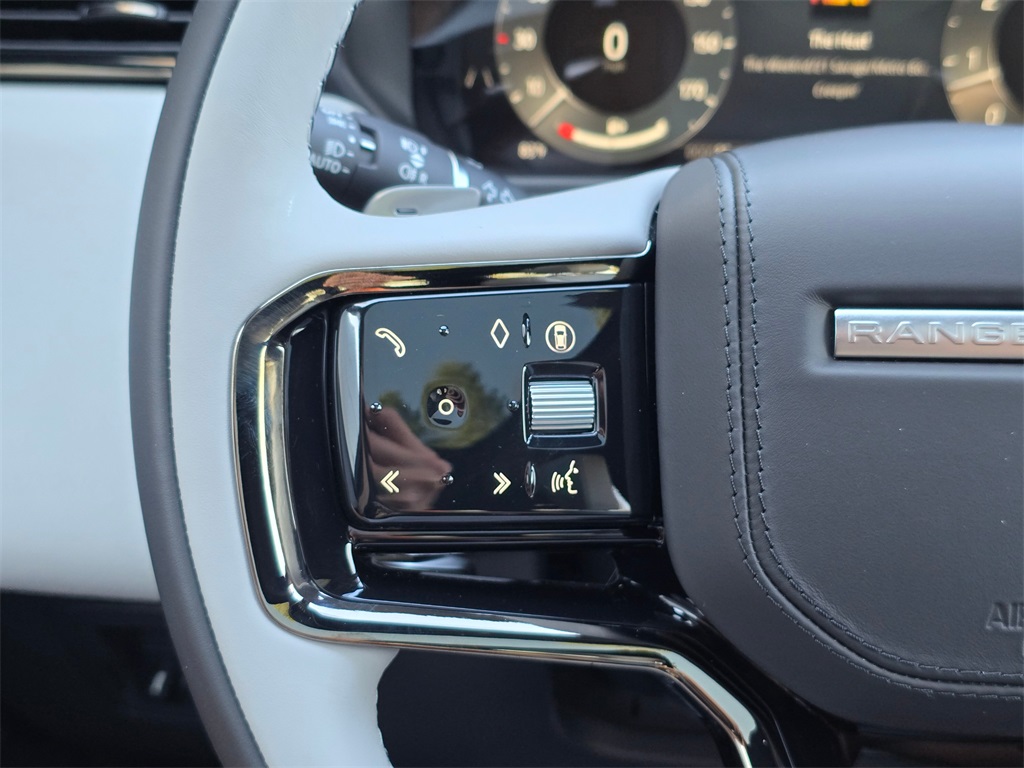 2026 Land Rover Range Rover Velar SE photo 16