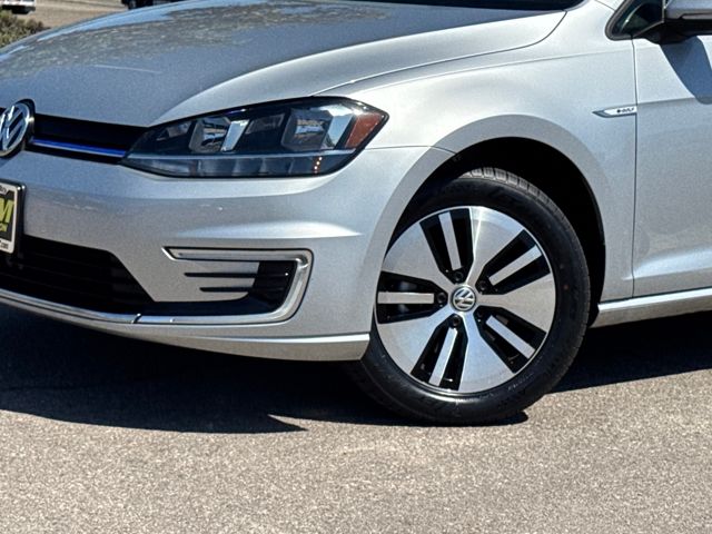 2019 Volkswagen e-Golf SE photo 3