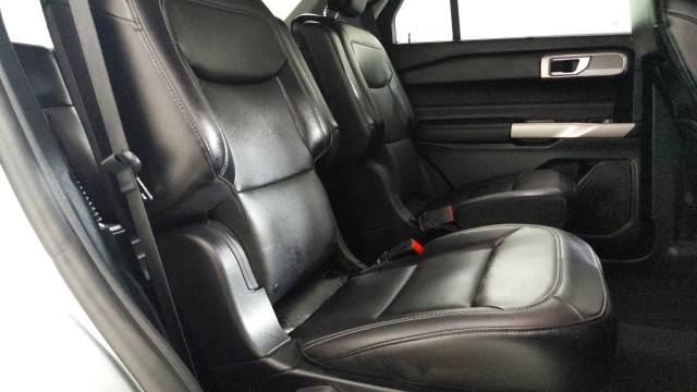 Used 2023 SILVER Ford Limited image 30