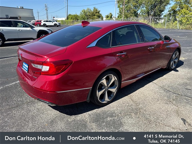 2018 Honda Accord Touring photo 3