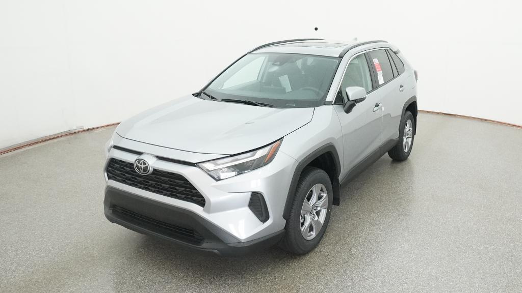2025 Toyota RAV4 XLE photo 3