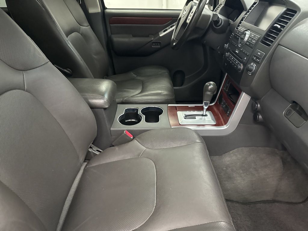 2008 Nissan Pathfinder LE photo 22