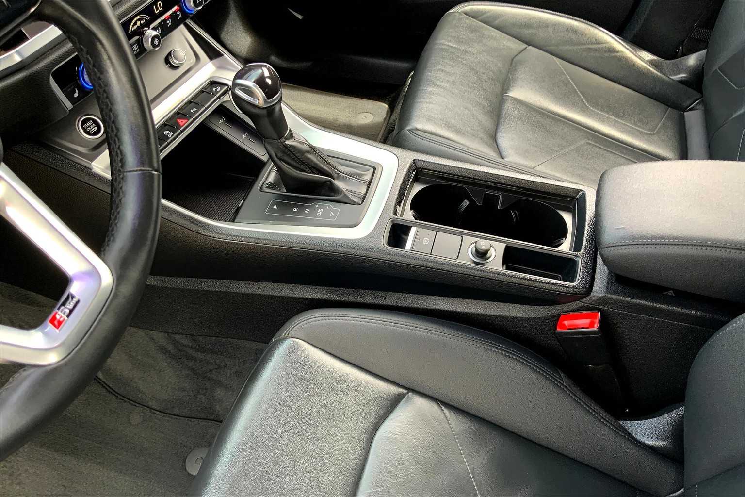 2022 Audi Q3 S line Premium Plus 45 TFSI photo 14