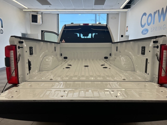 2025 Ford F-350 Lariat photo 11