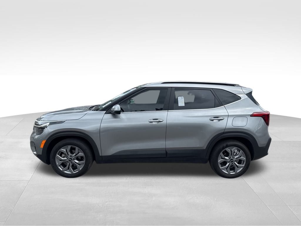 2024 Kia Seltos S photo 3