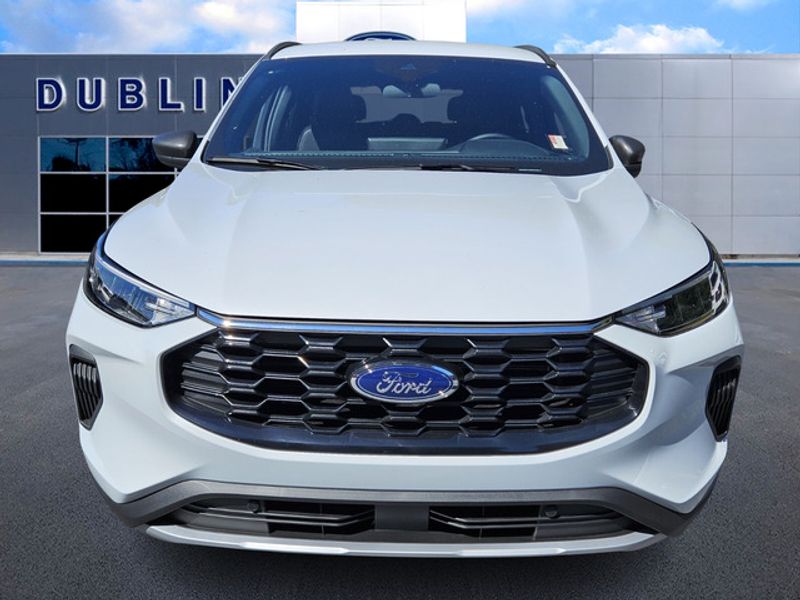 2026 Ford Escape ST-Line photo 2