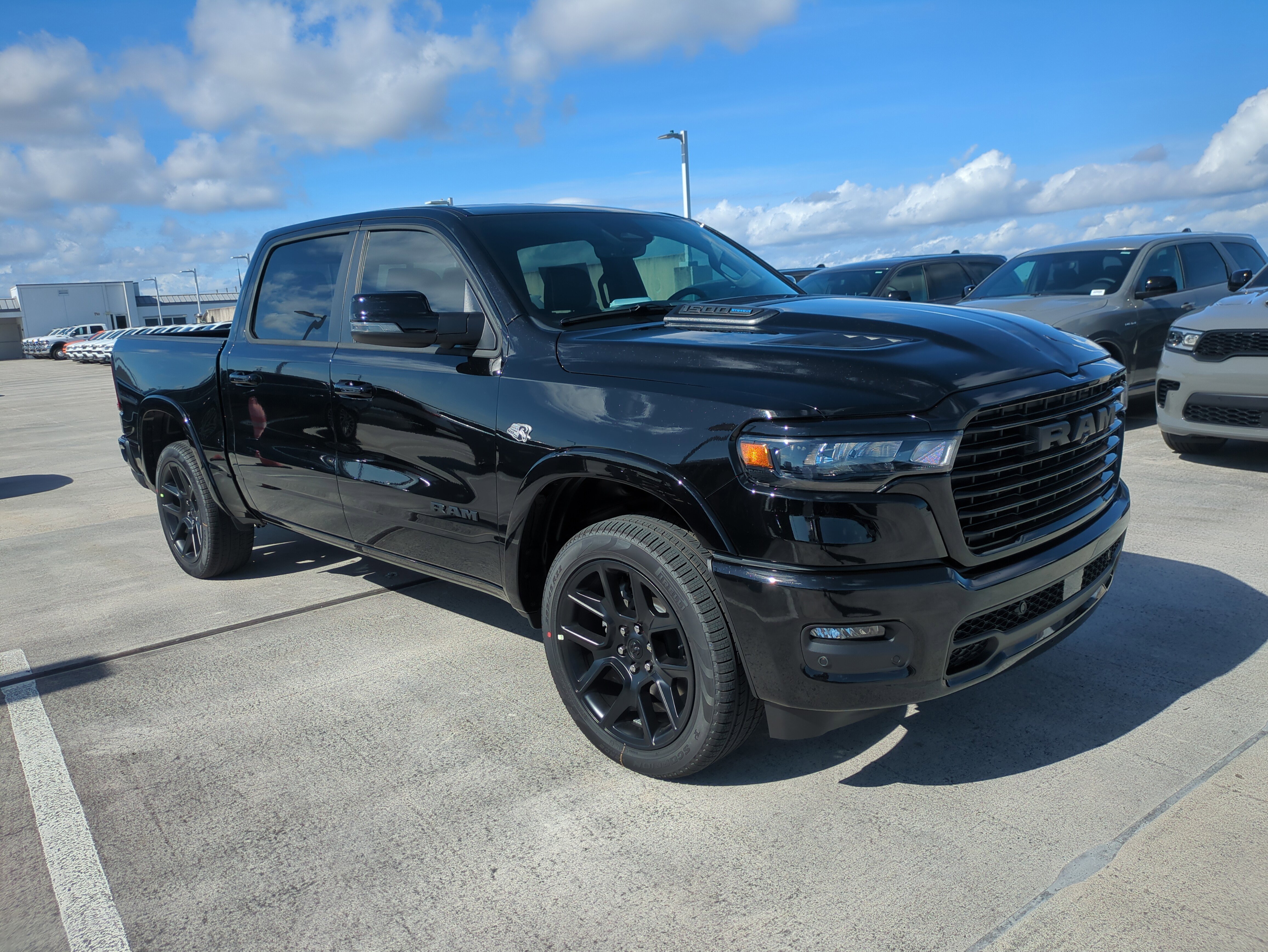 2026 RAM Ram 1500 Pickup Laramie's photo