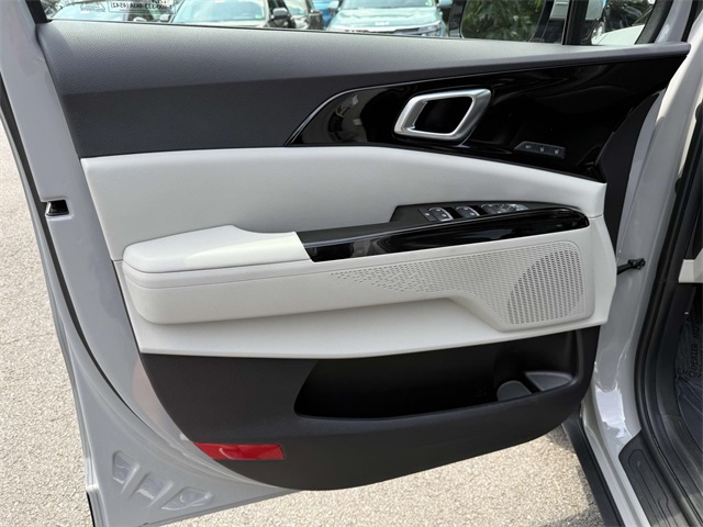 2024 Kia Carnival SX photo 23