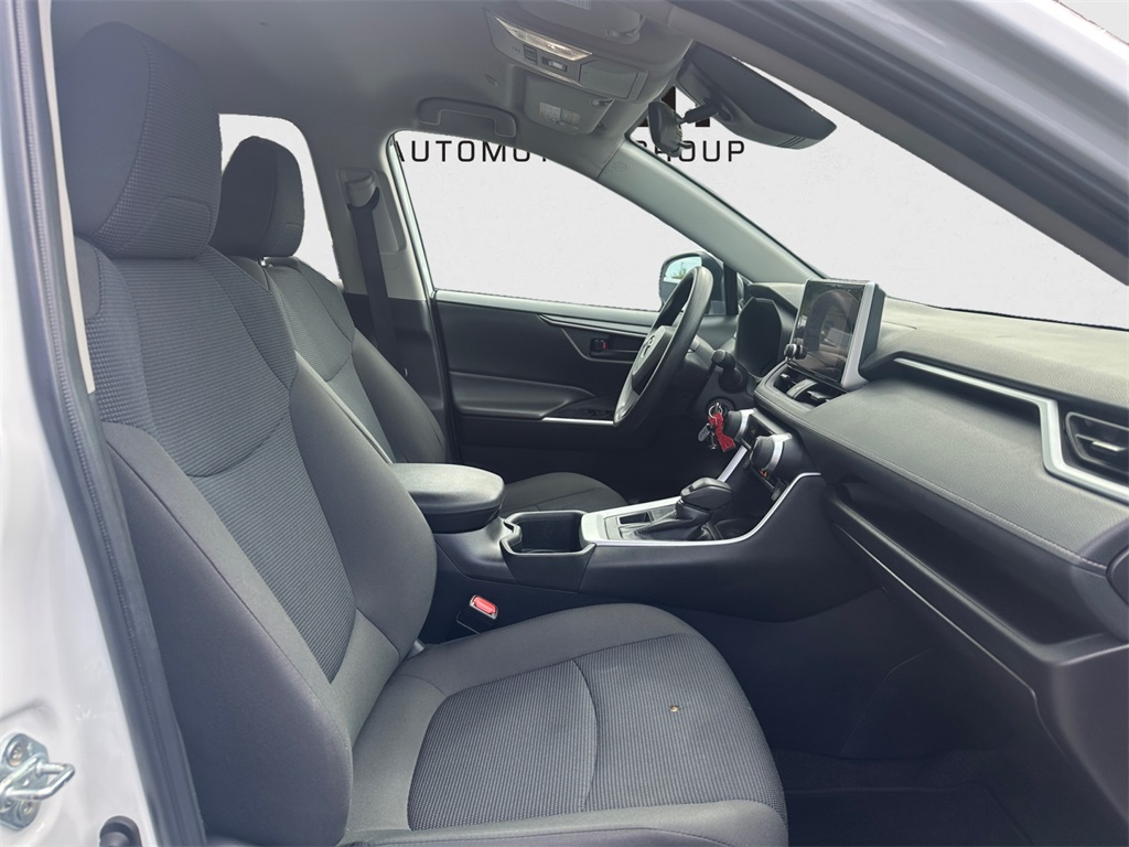 2024 Toyota RAV4 LE photo 22