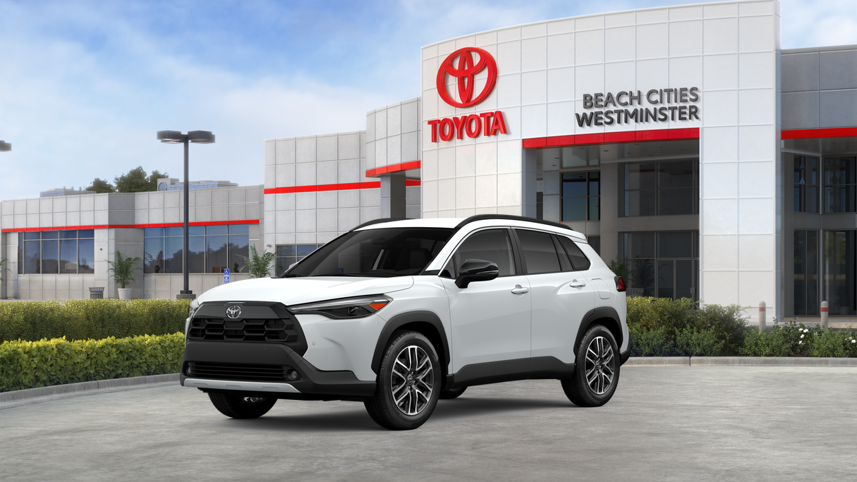 2026 Toyota Corolla Cross XLE's photo