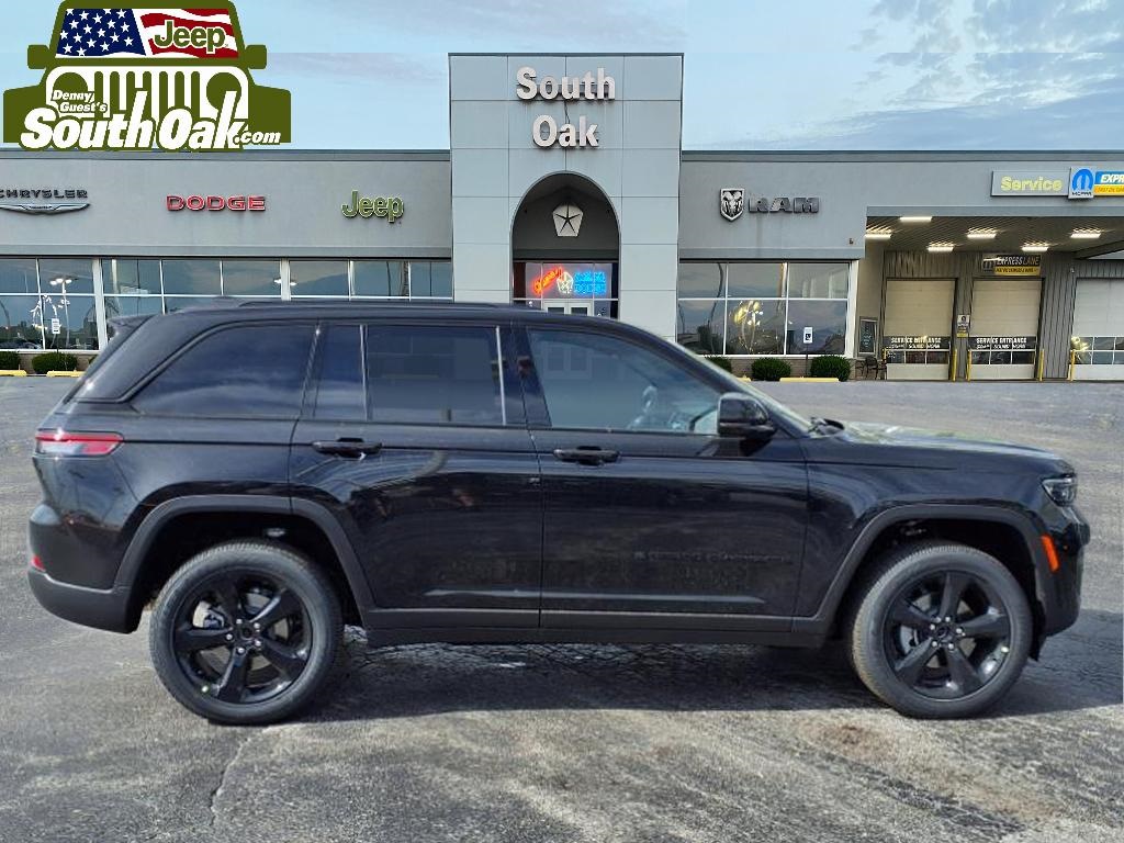 2025 Jeep Grand Cherokee Altitude X photo 2
