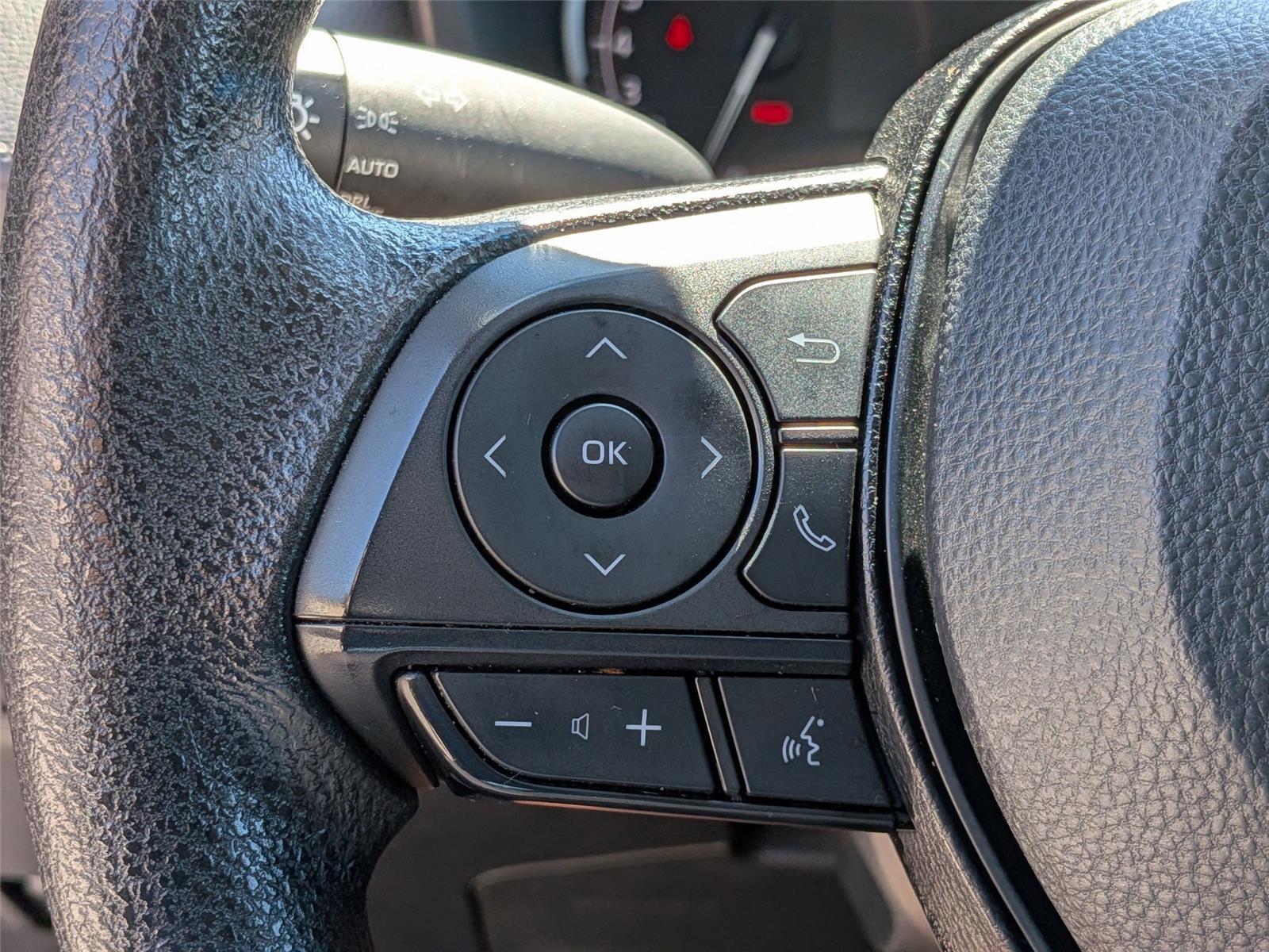 2023 Toyota RAV4 XLE photo 13
