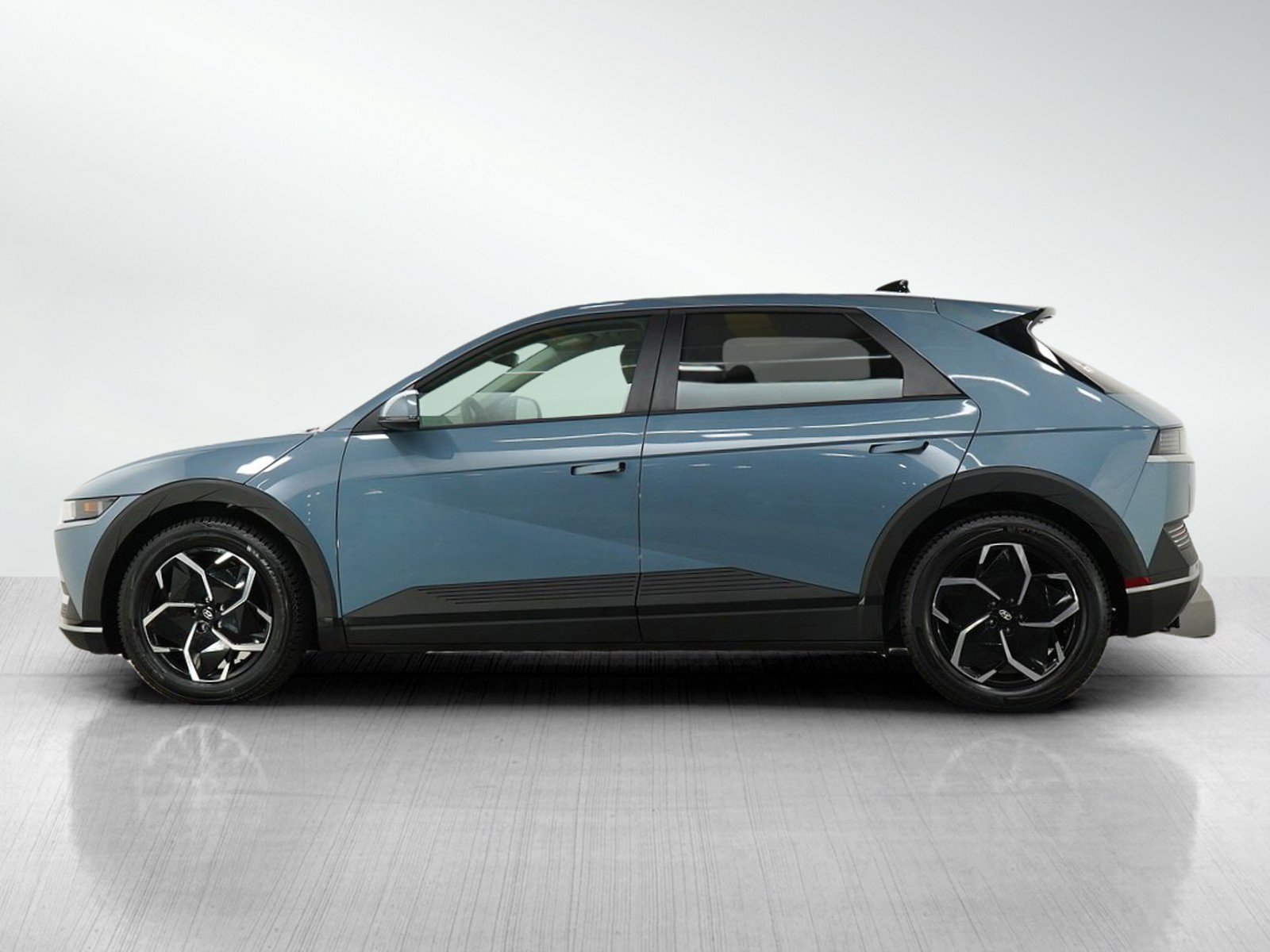 2024 Hyundai Ioniq 5 SEL photo 2