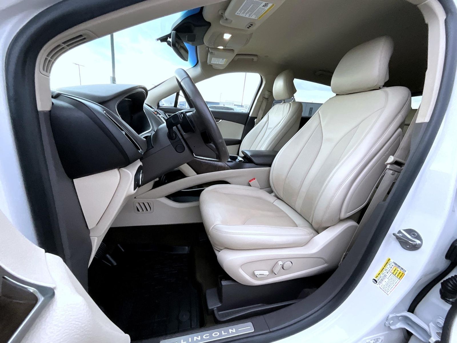 2019 Lincoln Nautilus Select photo 9
