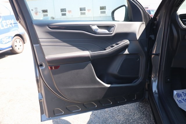 2025 Ford Escape ST-Line Select photo 9