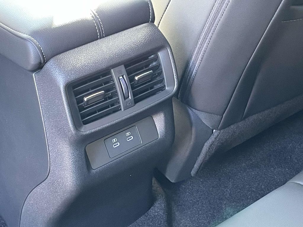 2025 Nissan Murano SV photo 7