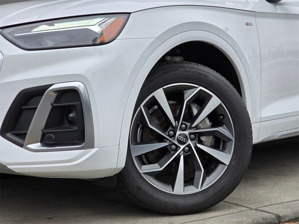 2024 Audi Q5 45 S line Premium Plus photo 2