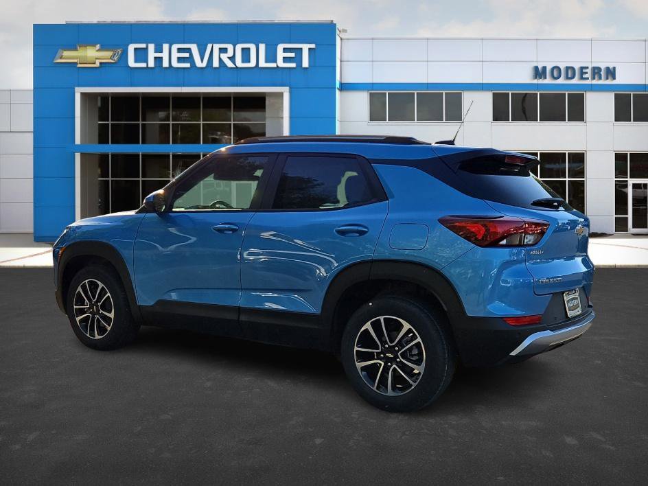 2025 Chevrolet Trailblazer LT photo 3