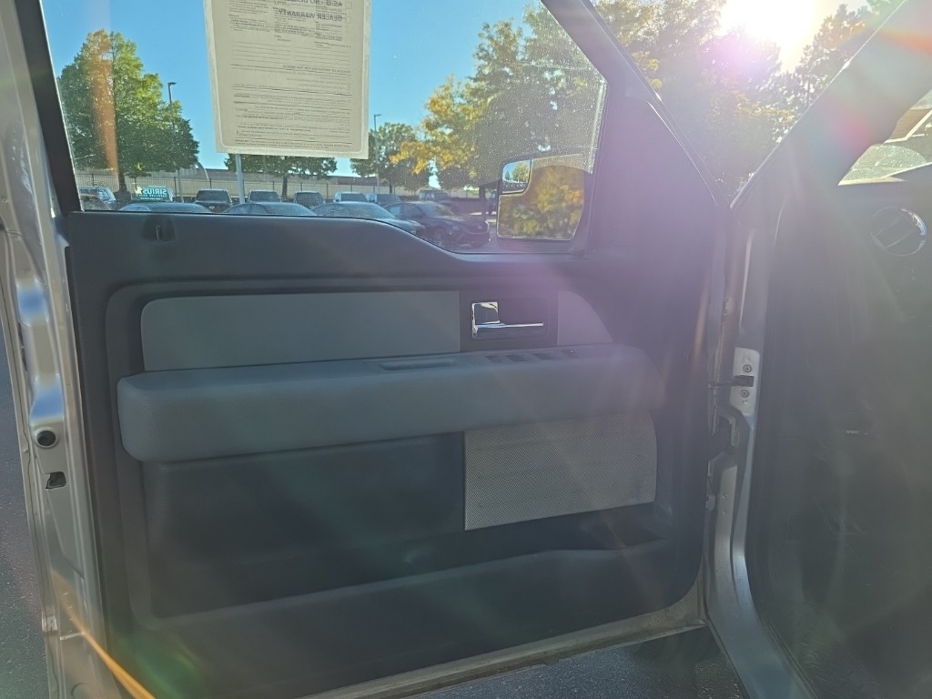 2013 Ford F-150 XLT photo 8