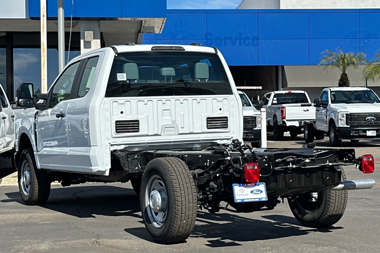 2025 Ford F-350 Super Duty Chassis Cab XL