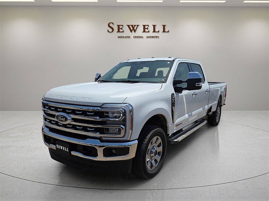 2025 Ford F-350 Super Duty Lariat's photo