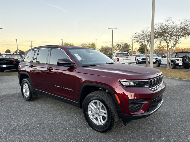 2025 Jeep Grand Cherokee Laredo's photo