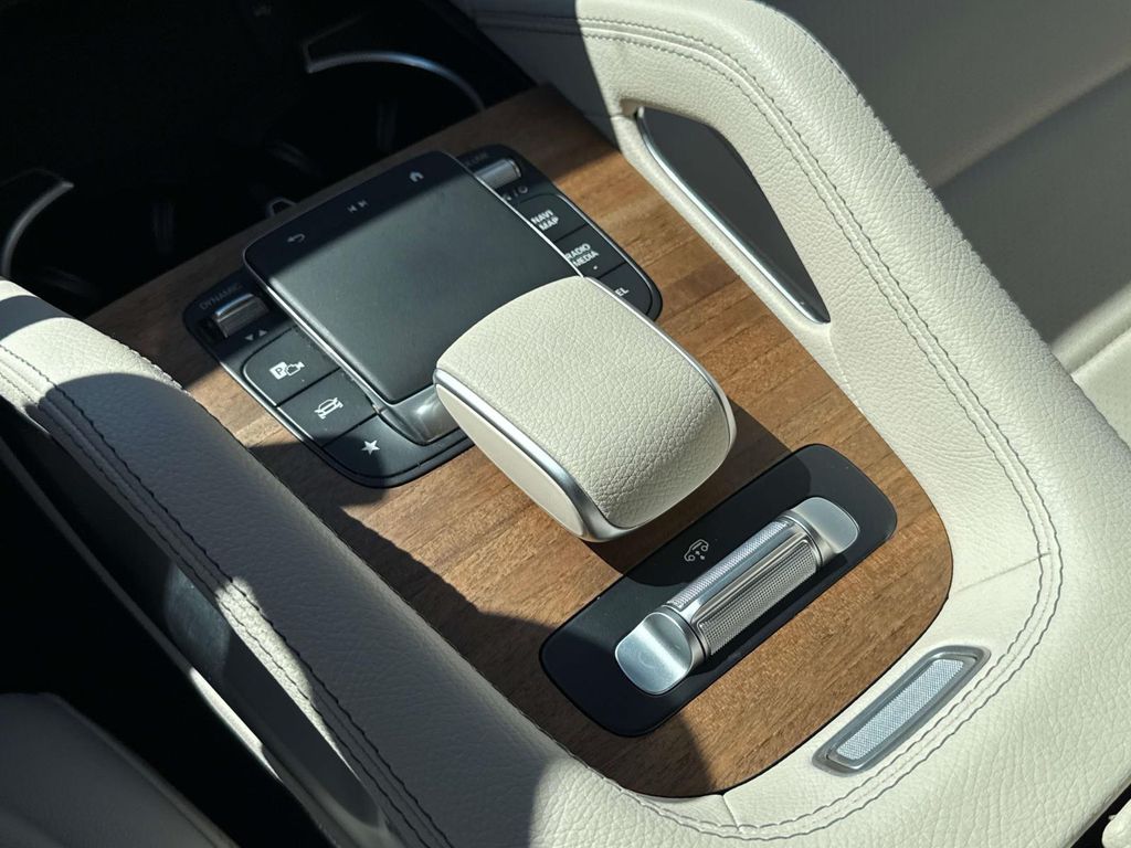 2024 Mercedes Benz GLS 450 4MATIC photo 39