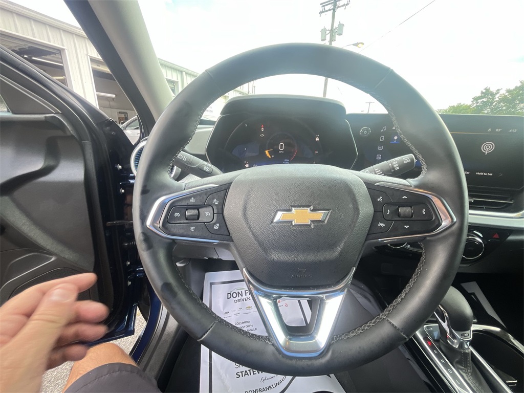 2024 Chevrolet Trax LT photo 14