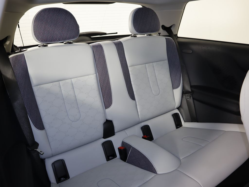 2025 Mini Cooper 2 Door Hardtop Signature photo 24