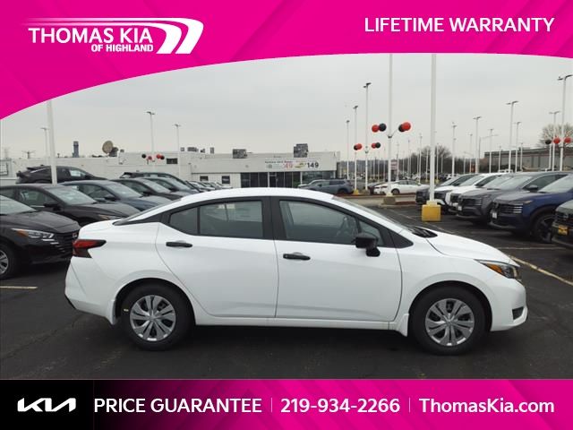 2025 Nissan Versa 1.6 S photo 2