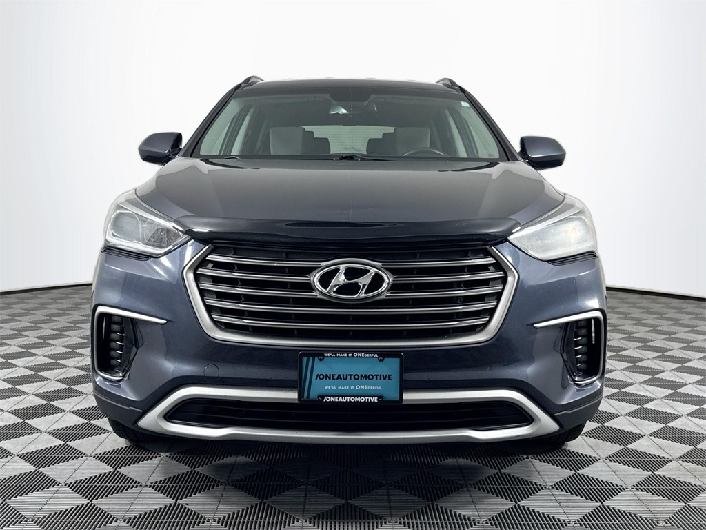 2017 Hyundai Santa Fe SE photo 3
