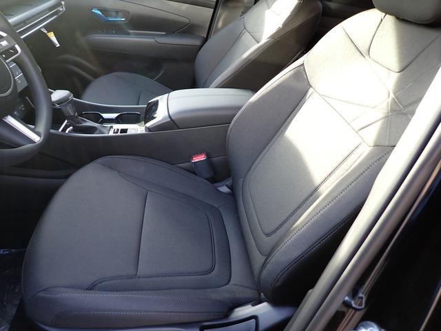2025 Hyundai Tucson SE photo 18