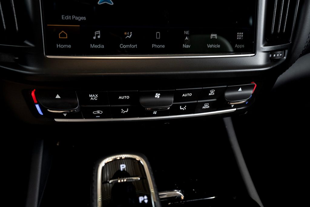 2022 Maserati Levante GT photo 39
